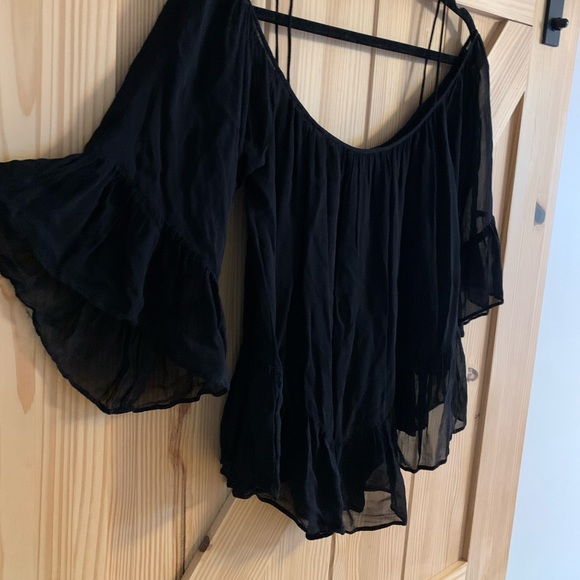 Off the shoulder flowy top - Picture 5 of 7